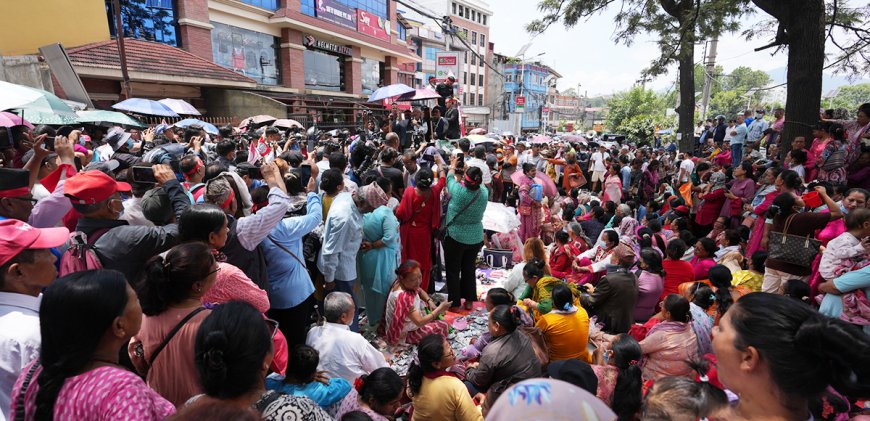 सहकारी पिडित आन्दोलनकारी माथि प्रहरीद्धारा बल प्रयोग