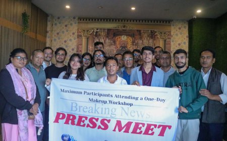 एसियन रेकर्ड राख्न विशाल मेकअप कार्यशाला