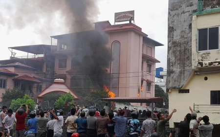 एमालेको पार्टी कार्यालय बुटवलमा आन्दाेलनकारीद्वारा आगजनी